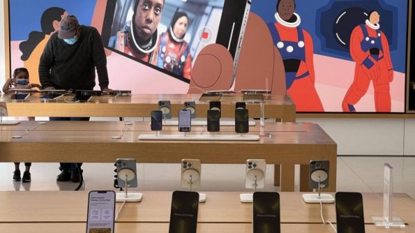 iPhone flaw exploited by second Israeli spy agency: Sources