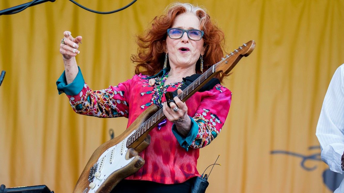 Bonnie Raitt books ‘Simply Like That’ 2022 US tour; Crimson Rocks date