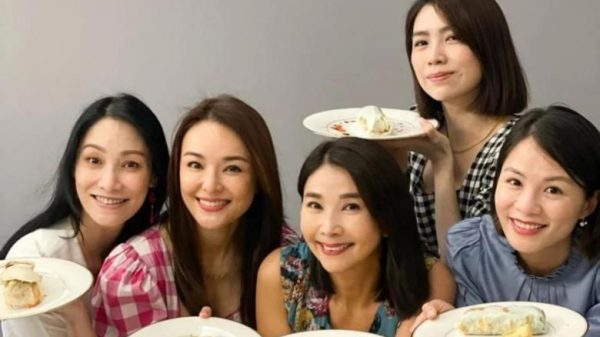 Former actress Tracy Lee reunited with ex-colleagues over Chinese language New Yr