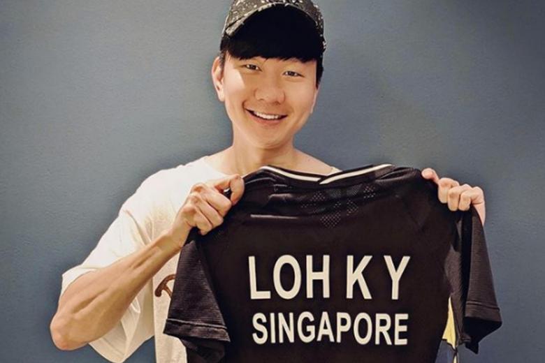 Singer JJ Lin receives ‘particular present’ from shuttler Loh Kean Yew