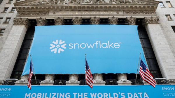 Snowflake Sinks 23% on 2023 Gross sales Steerage