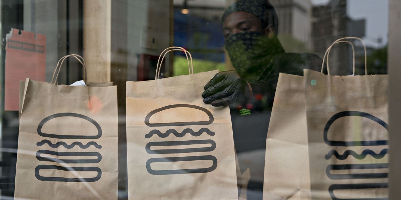 Shake Shack Assessments Bitcoin Rewards to Lure Youthful Shoppers