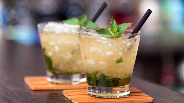 The most straightforward recipe for easy methods to make a mint julep for derby day