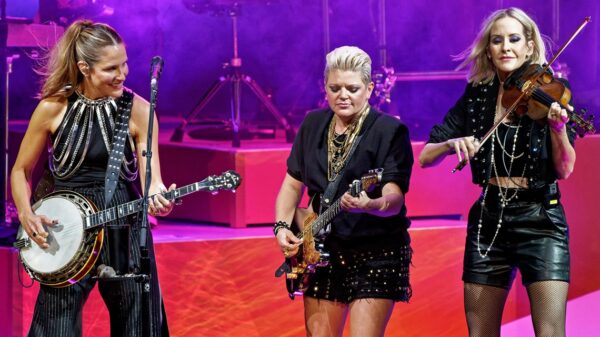 The Chicks apologize after ending Indiana live performance early