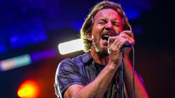 Pearl Jam cancels Vienna present after hearth, smoke damages Eddie Vedder’s throat – Nationwide