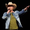 Dustin Lynch to headline live performance at Fiddler’s Inexperienced in Denver